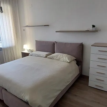 Barbara's House Close The Lakes Апартаменты Варезе