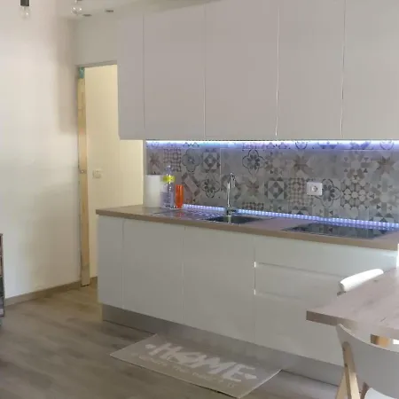 Barbara's House Close The Lakes *